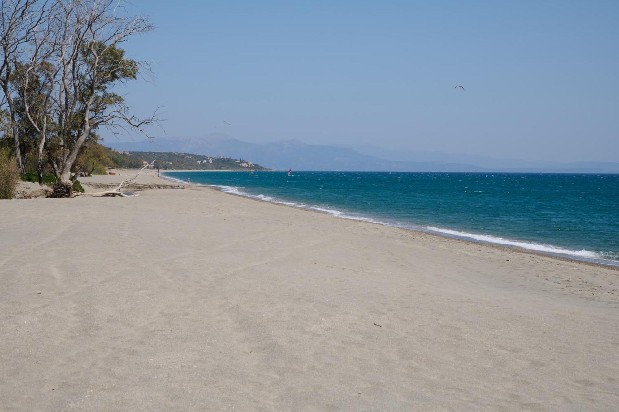 La Familia Luxury Private Maisonettes Near The Sea Gythio Bagian luar foto