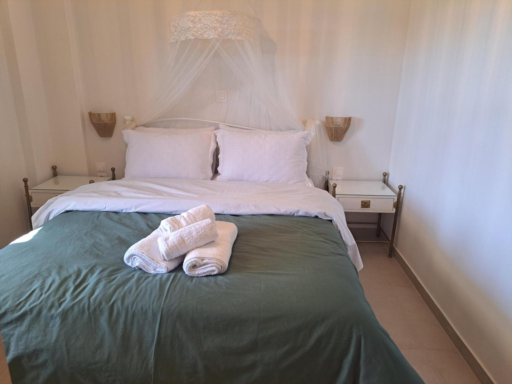 La Familia Luxury Private Maisonettes Near The Sea Gythio Bagian luar foto