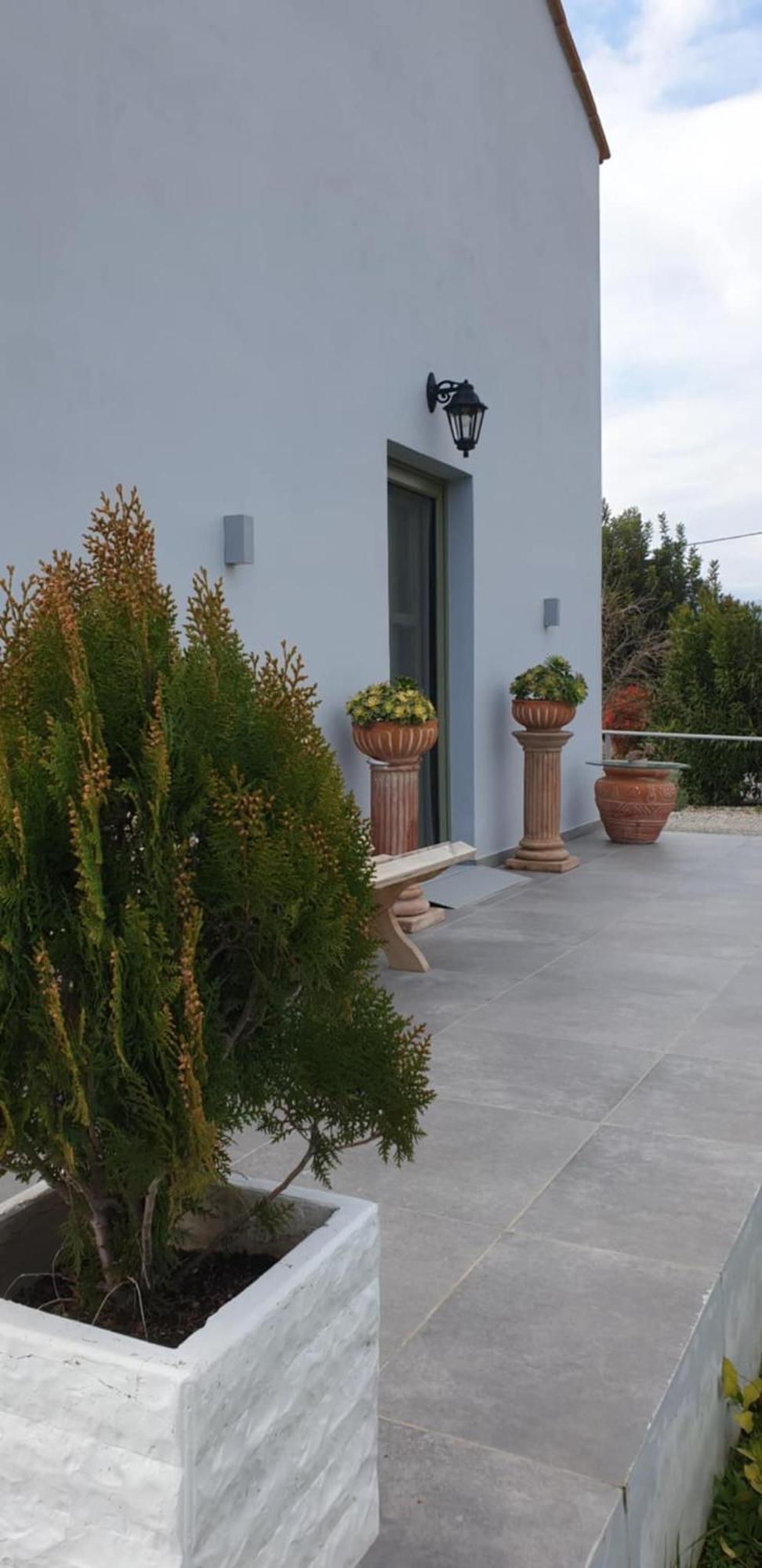 La Familia Luxury Private Maisonettes Near The Sea Gythio Bagian luar foto